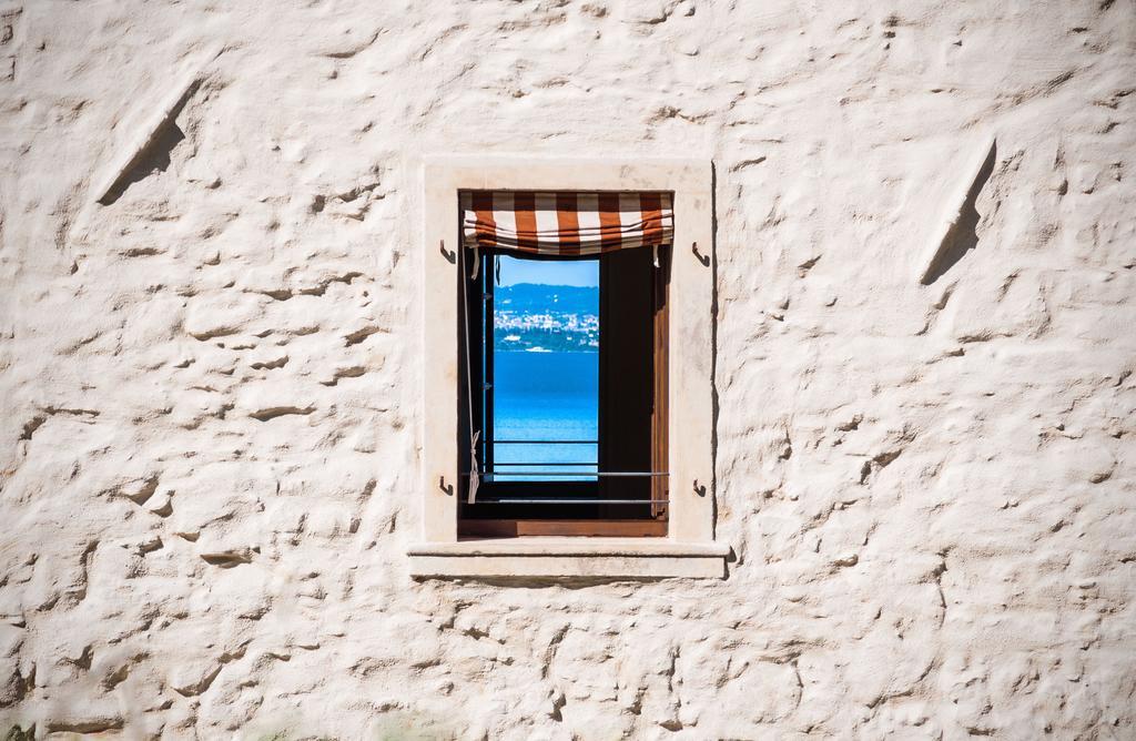 Suite with Lake View
